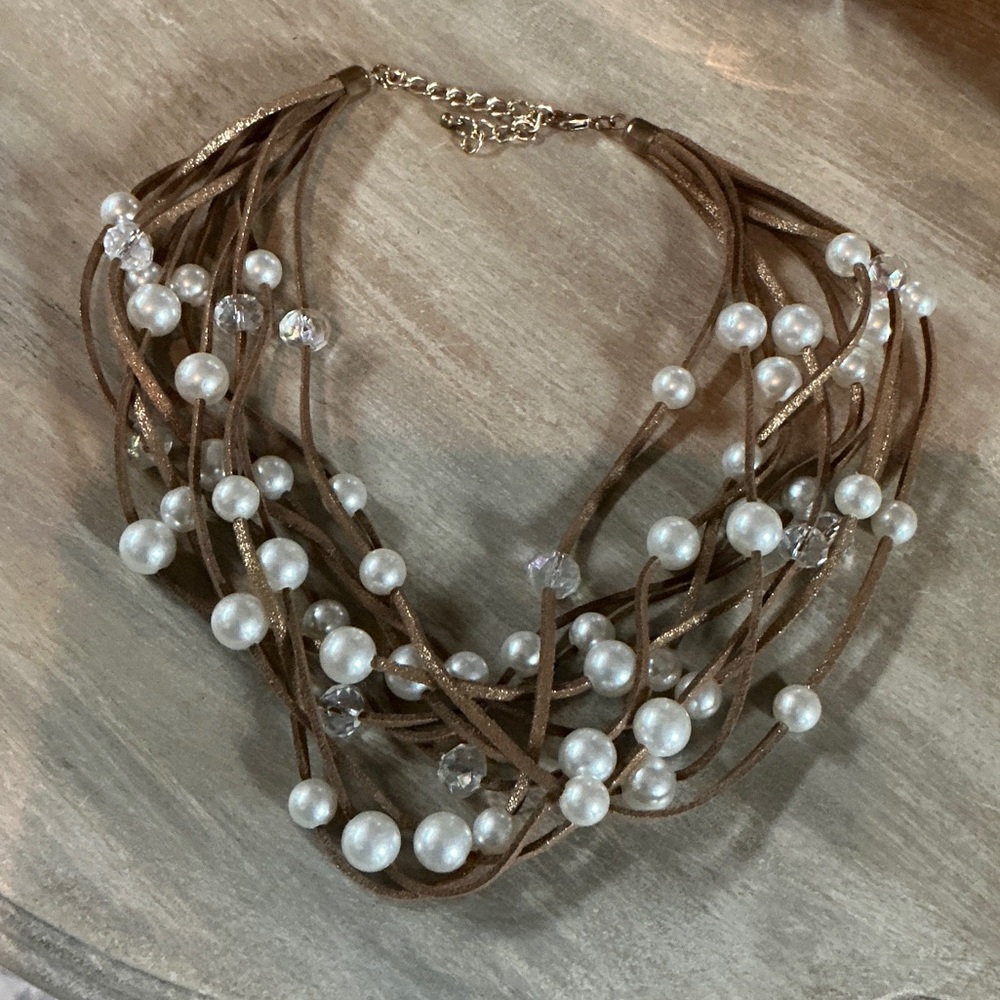 Leather and Pearls necklace . New W/o tags. Great rodeo Accessory ‼️